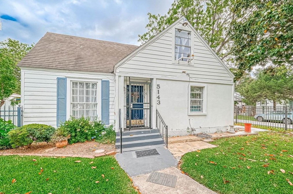5143 Clay St, Houston, TX 77023-2007