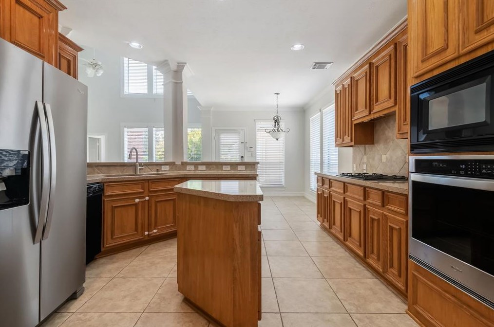 8118 Highland Green Dr, Sugar Land, TX 77479-3312