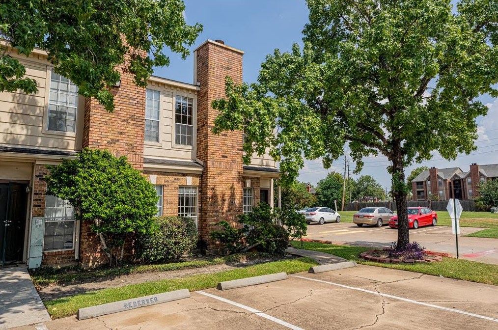 2626 Holly Hall St Apt 1102, Houston, TX 77054