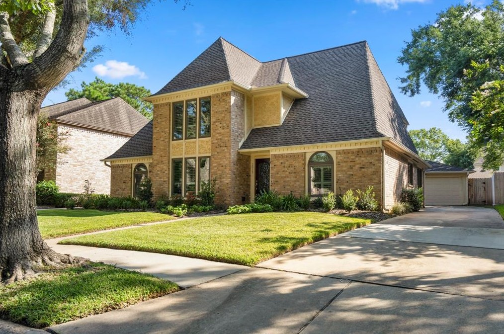 3015 Coachlight Ln, Sugar Land, TX 77479-1869