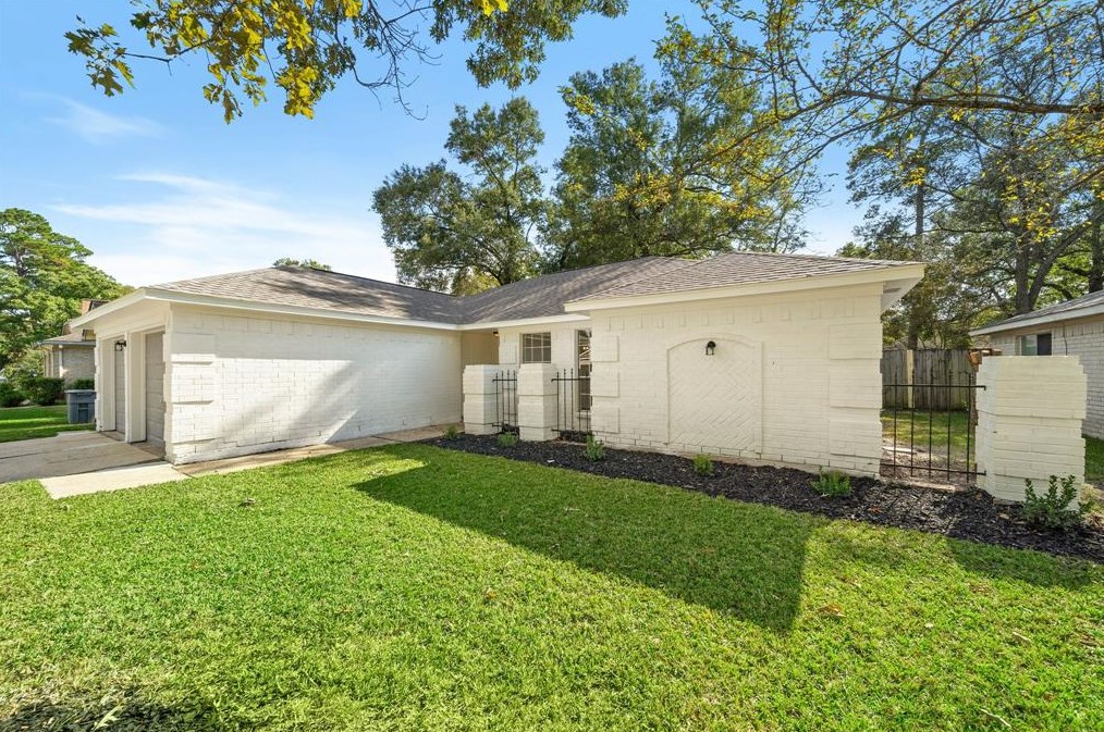 13202 Tregarnon Dr, Houston, TX 77015-2141