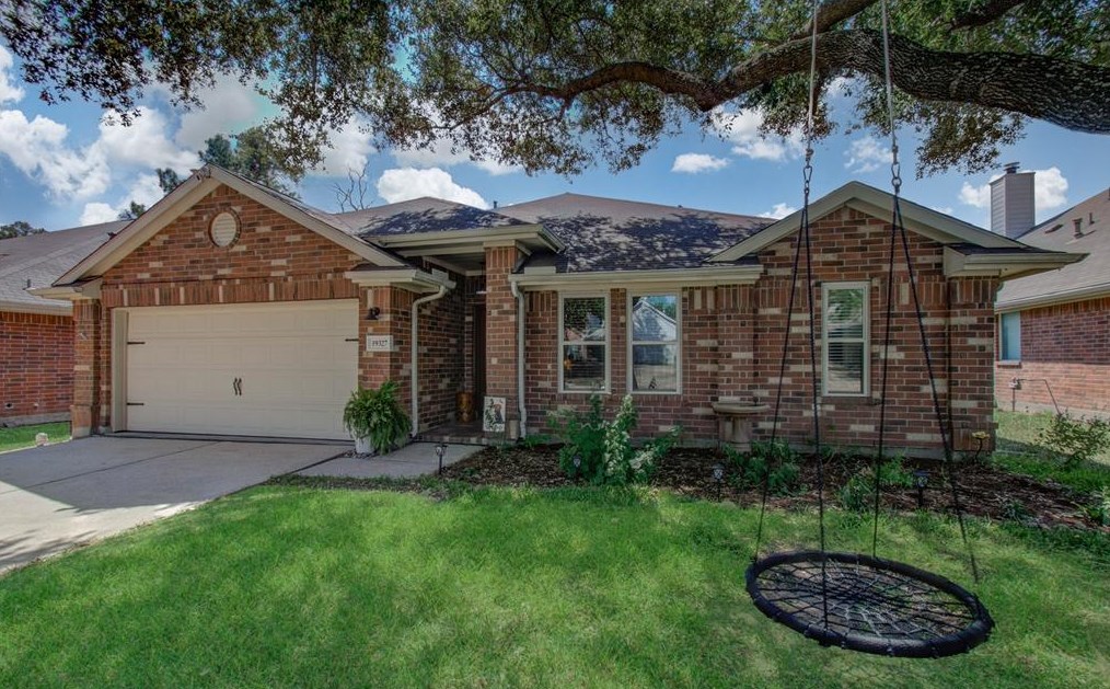 19327 Scarlet Cove Dr, Tomball, TX 77375-1733