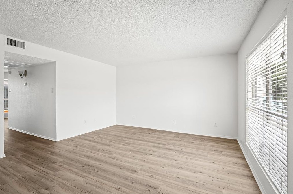 2111 Holly Hall St #1716, Houston, TX 77054