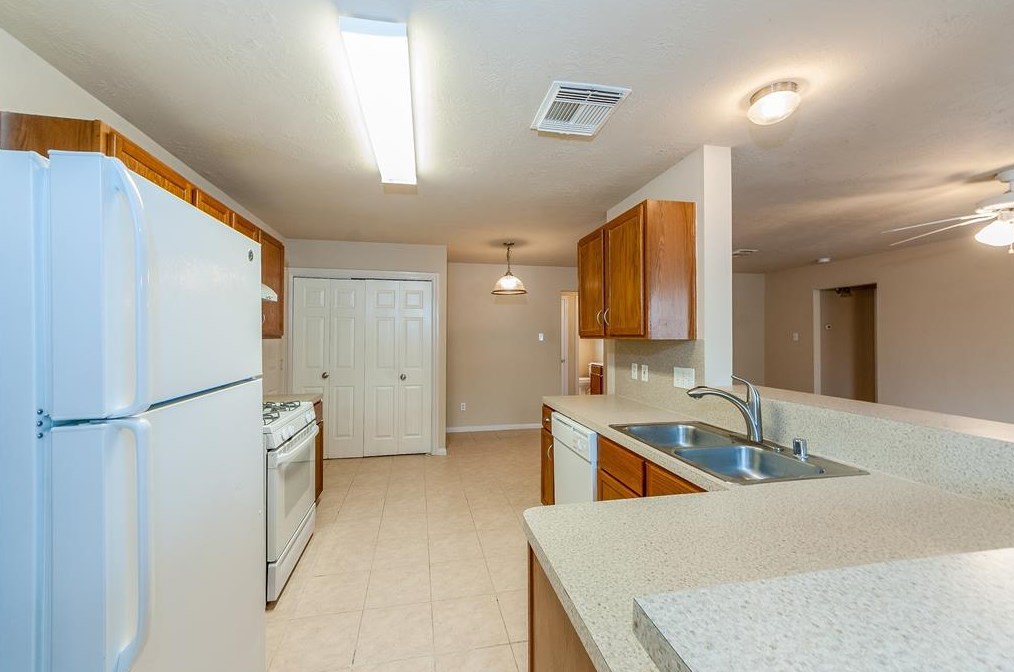 19618 Winston Hill Dr, Cypress, TX 77433