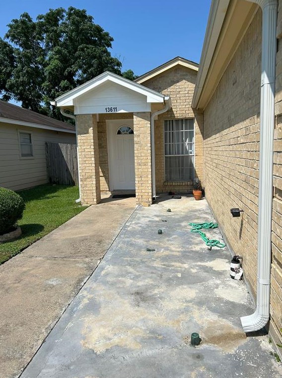 13611 Corrigan Dr, Houston, TX 77014