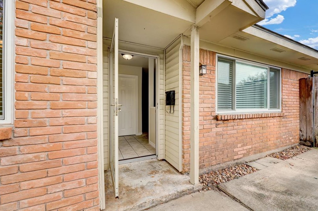 1514 Ramada Dr, Houston TX  77062-5910 exterior