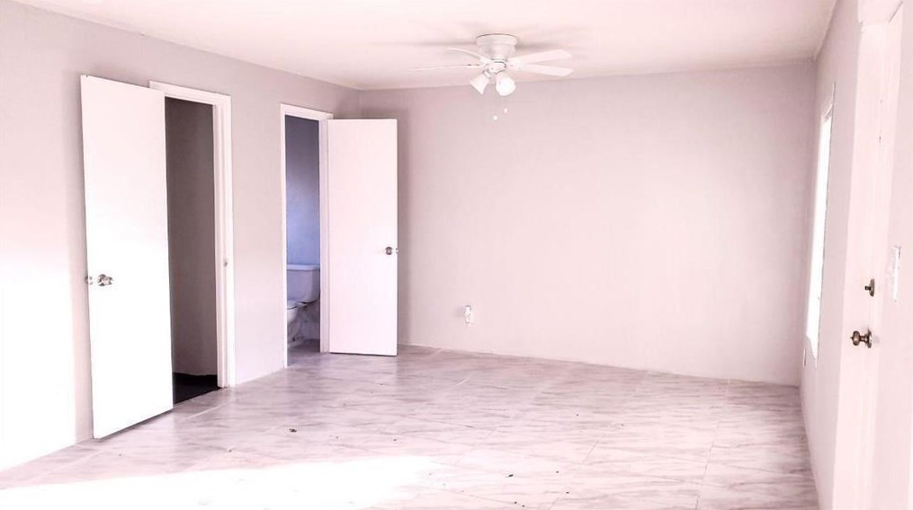 5504 Jensen Dr, Houston TX  77026-2224 exterior