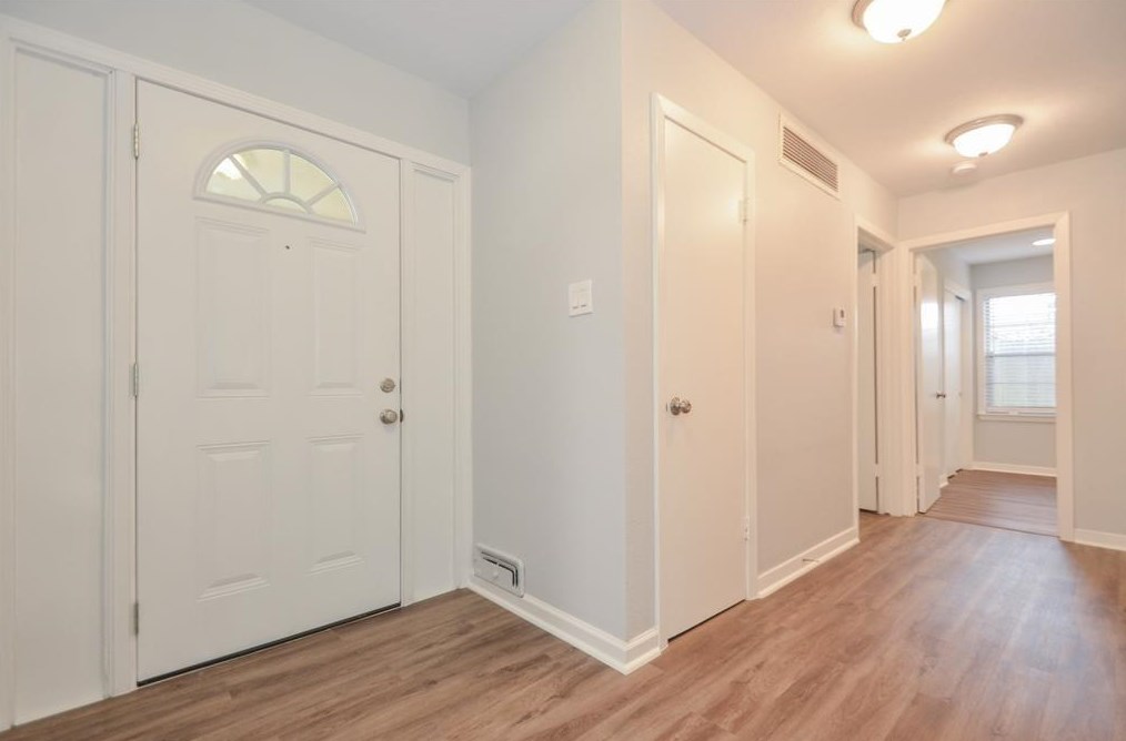 5119 Darnell St, Houston TX  77096-1403 exterior