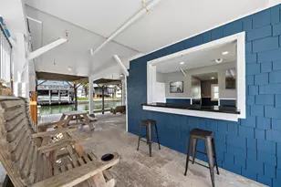 21906 Matagorda Dr, Galveston, TX 77554 - Photo 4