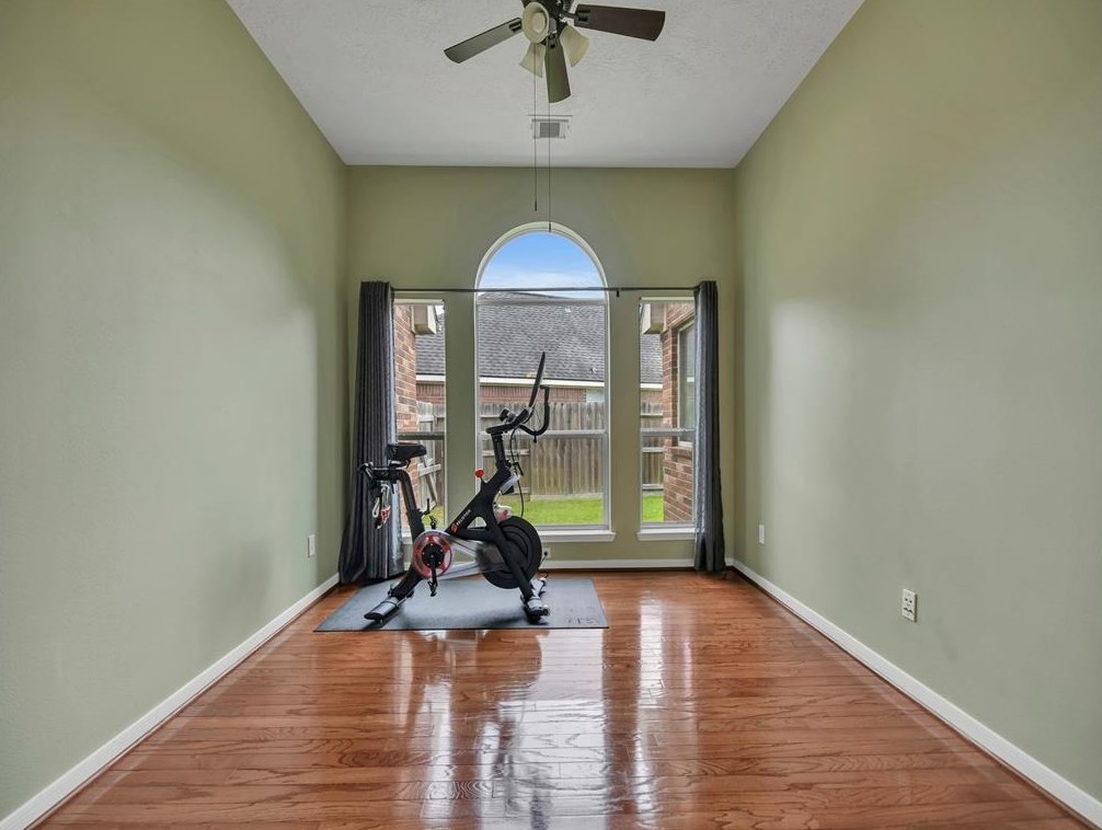 13622 Caney Spg Ln, Houston TX  77044-7290 exterior