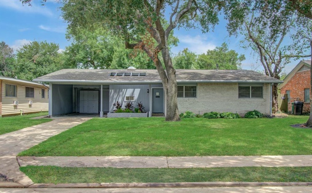 6706 Neff St, Houston, TX 77074-6202