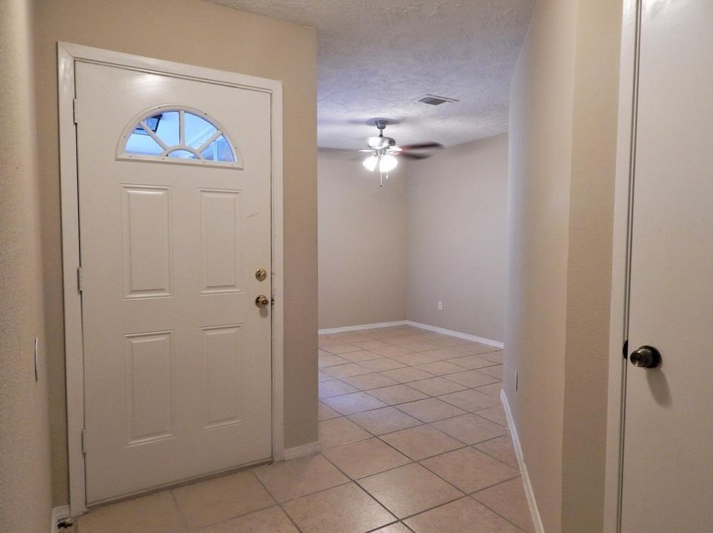 4902 Ripple Creek Dr, Baytown TX  77521-1913 exterior