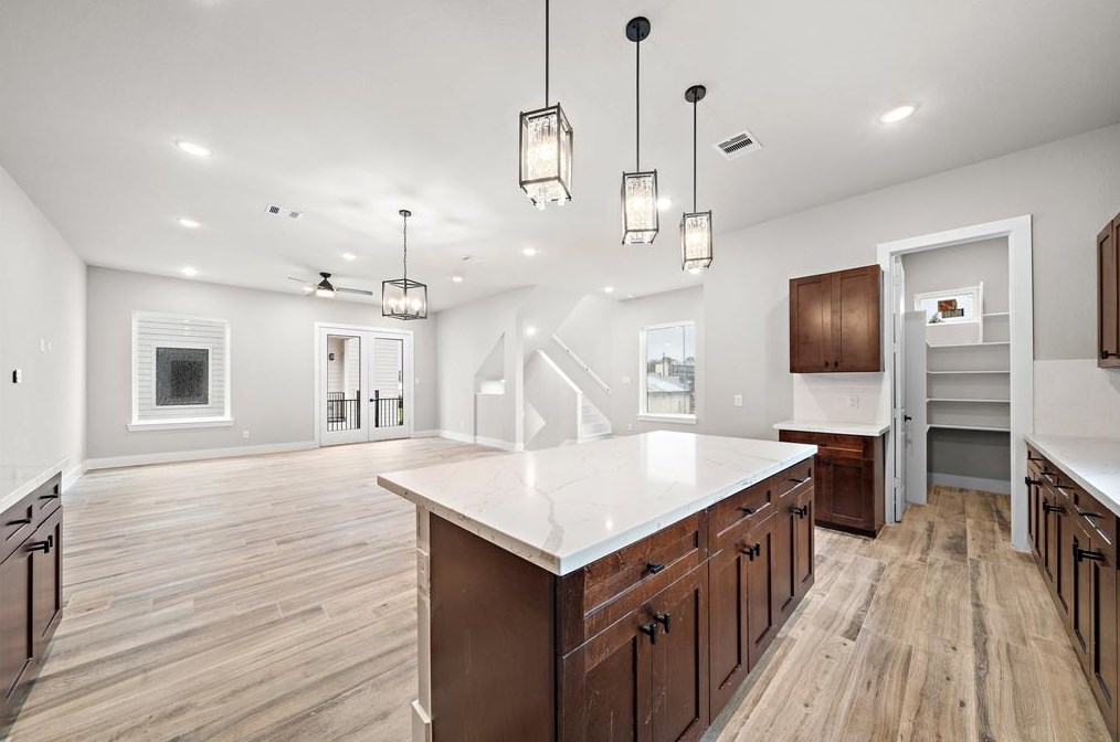 228 28th St, Houston TX  77008-2106 exterior