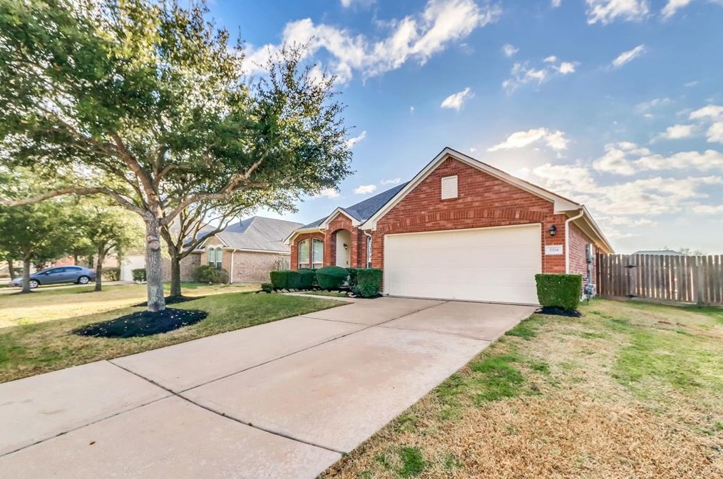 3310 Hazystone Ln, Pearland, TX 77581