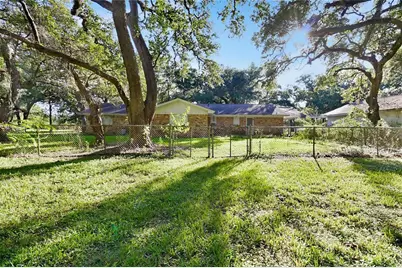 116 Balsam Street, Lake Jackson, TX 77566 - Photo 18