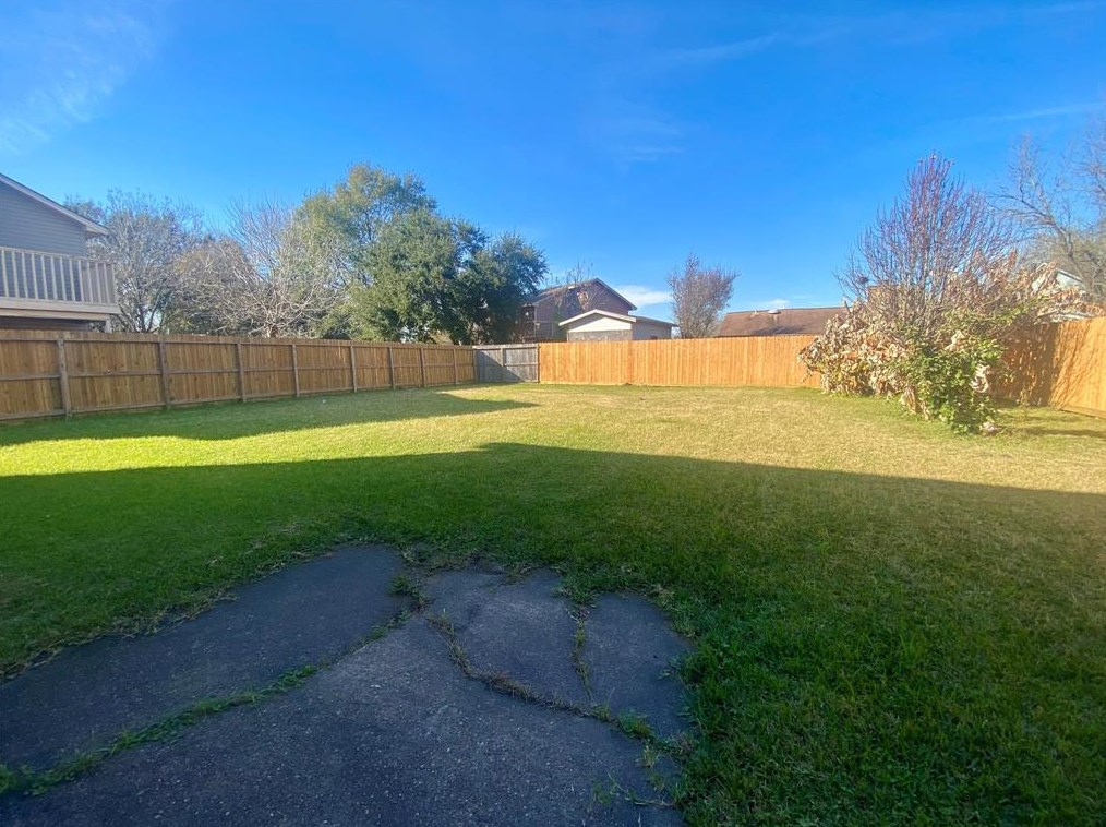 3204 Shelldrake Way, Baytown TX  77521-1937 exterior