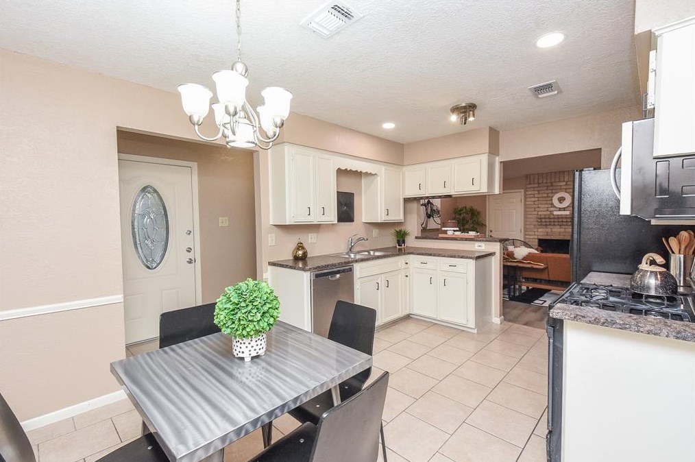 2711 Meandering Trl, Humble TX 77339-1031 exterior