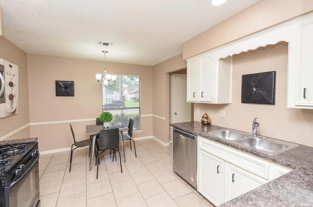 2711 Meandering Trl, Humble TX 77339-1031 exterior