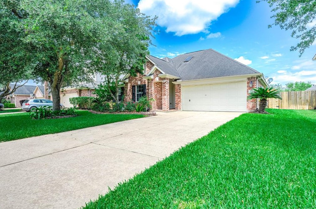 7617 Waterlilly Ln, Pearland, TX 77581