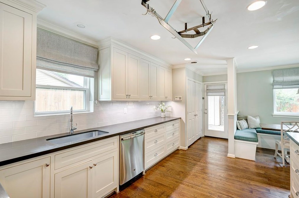 10710 Tupper Lk Dr, Houston TX  77056-1626 exterior