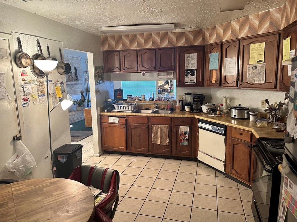 11839 Steamboat Spg Dr, Houston TX  77067-1829 exterior