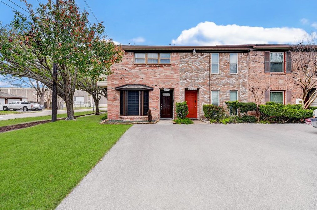 1601 Mapleton Dr, Houston, TX 77043