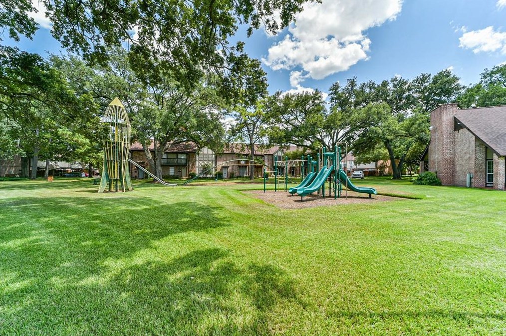 2335 Triway Ln, Houston TX 77041-7418 exterior
