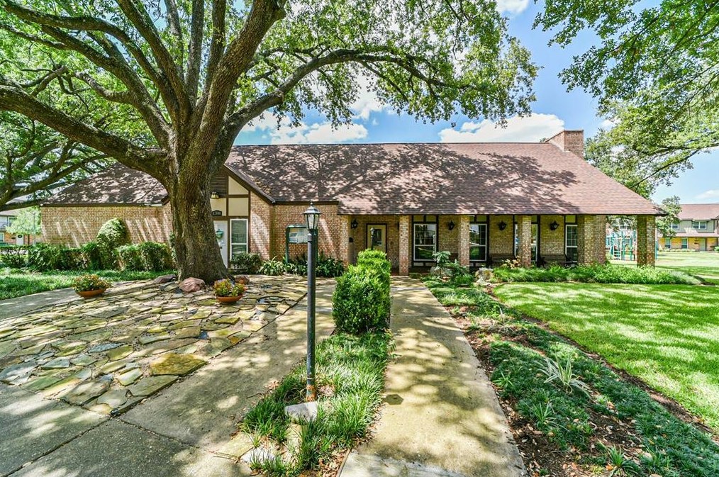 2335 Triway Ln, Houston TX 77041-7418 exterior