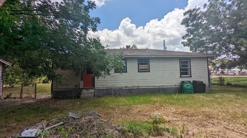 8303 Furray Rd, Houston, TX 77028-3323