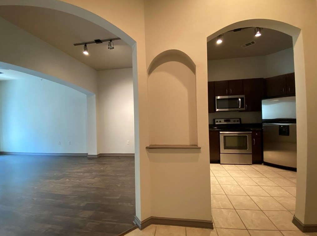 3616 Richmond Ave Apt 2216, Houston, TX 77046
