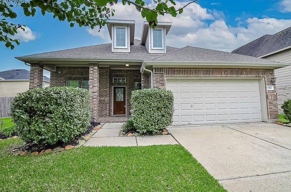 3611 Cottage Manor Ln, Katy TX  77494-0700 exterior