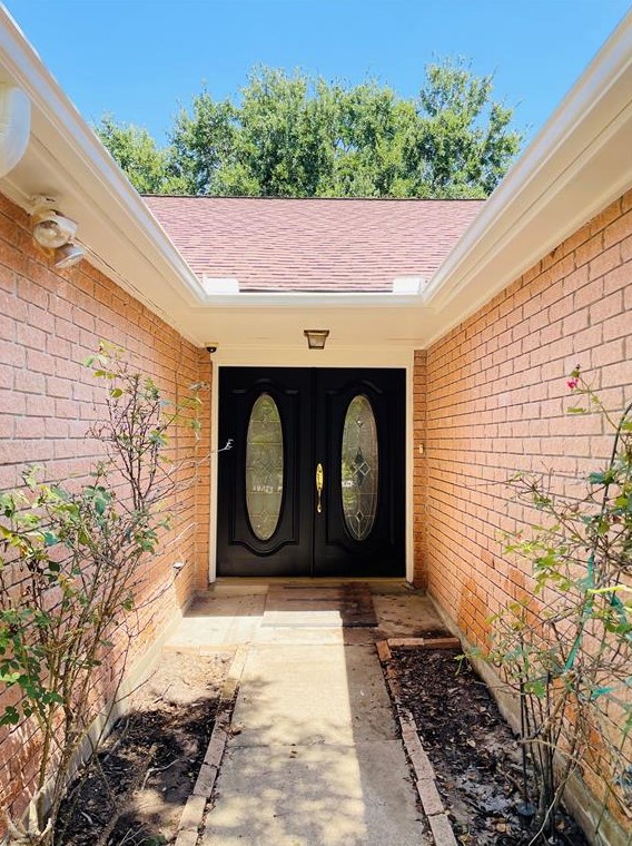 803 Forest Oaks Ln, Pearland, TX 77584