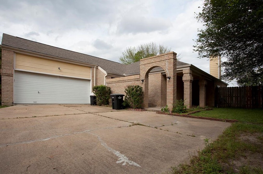 6318 Crakston St, Houston, TX 77084
