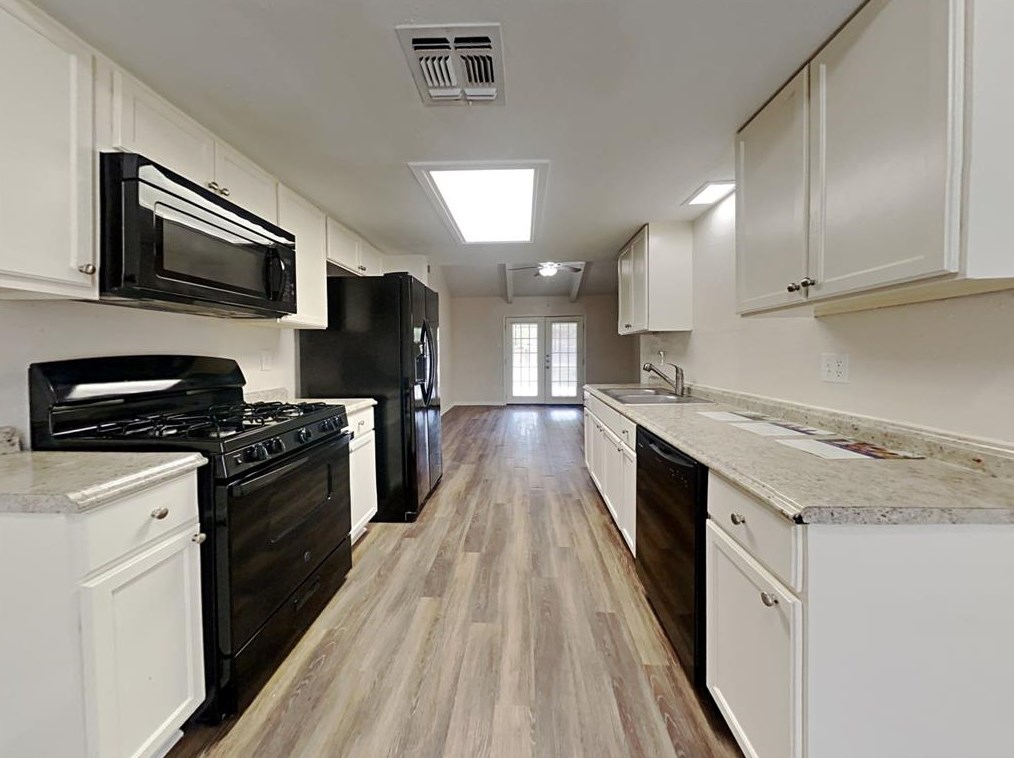 12319 New Brunswick Dr, Houston TX  77089-6533 exterior