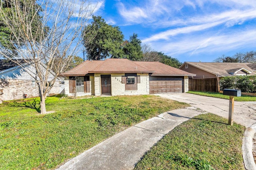 3718 Black Locust Dr, Houston, TX 77088-6922