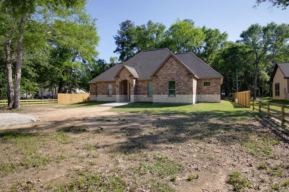 12927 Highway 105, Cleveland, TX 77327-8102