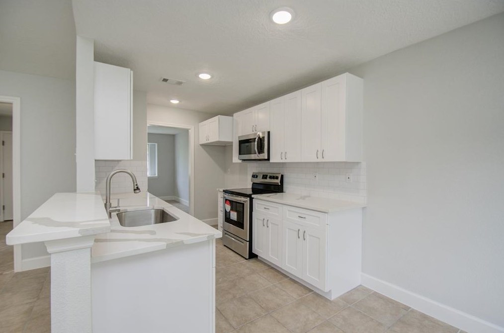 8642 Vly Ct, Houston TX exterior