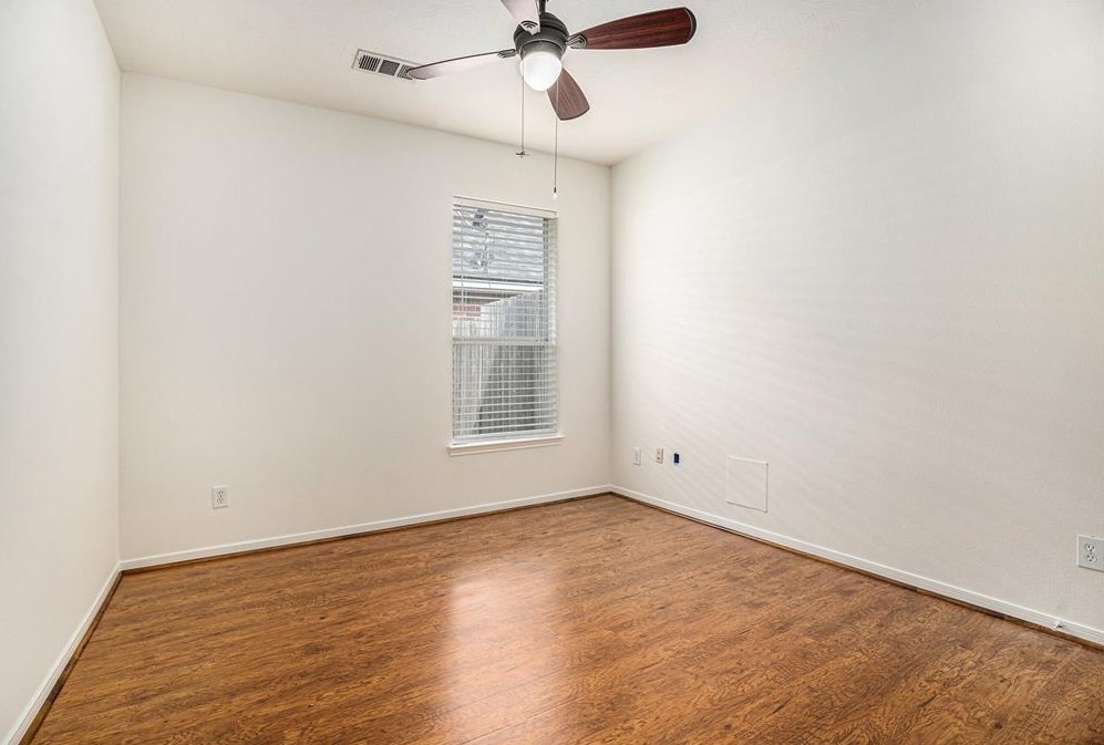 2007 Prt Brg Ln, League City TX  77573-4607 exterior