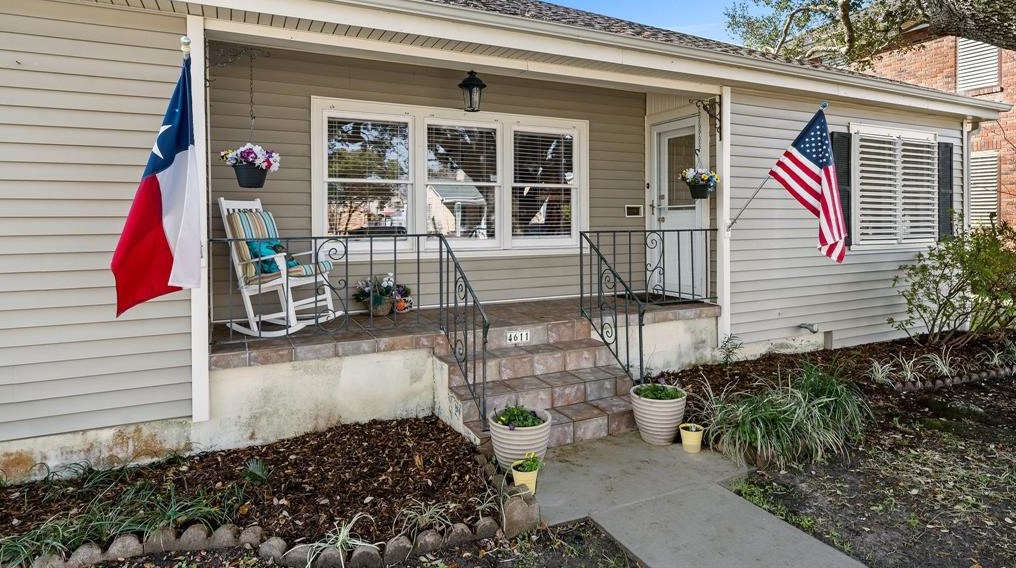 4611 Woodrow Ave, Galveston, TX 77551-5732