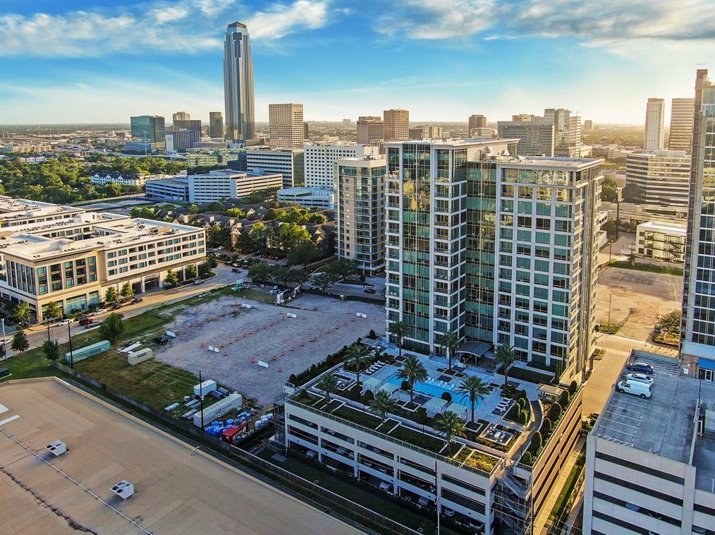 2047 Westcreek Ln #708, Houston, TX 77027