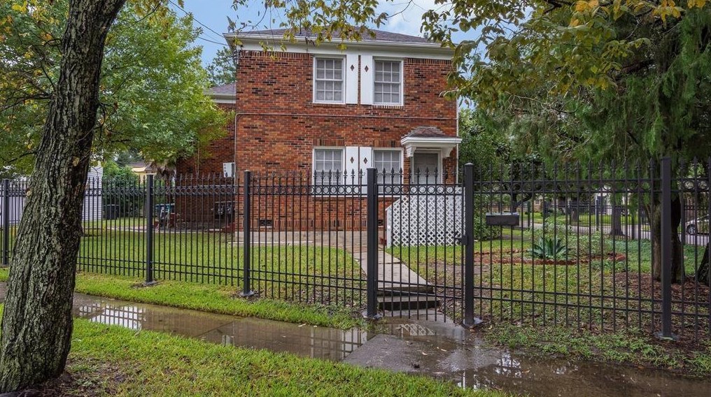 1719 Fourcade St, Houston, TX 77023