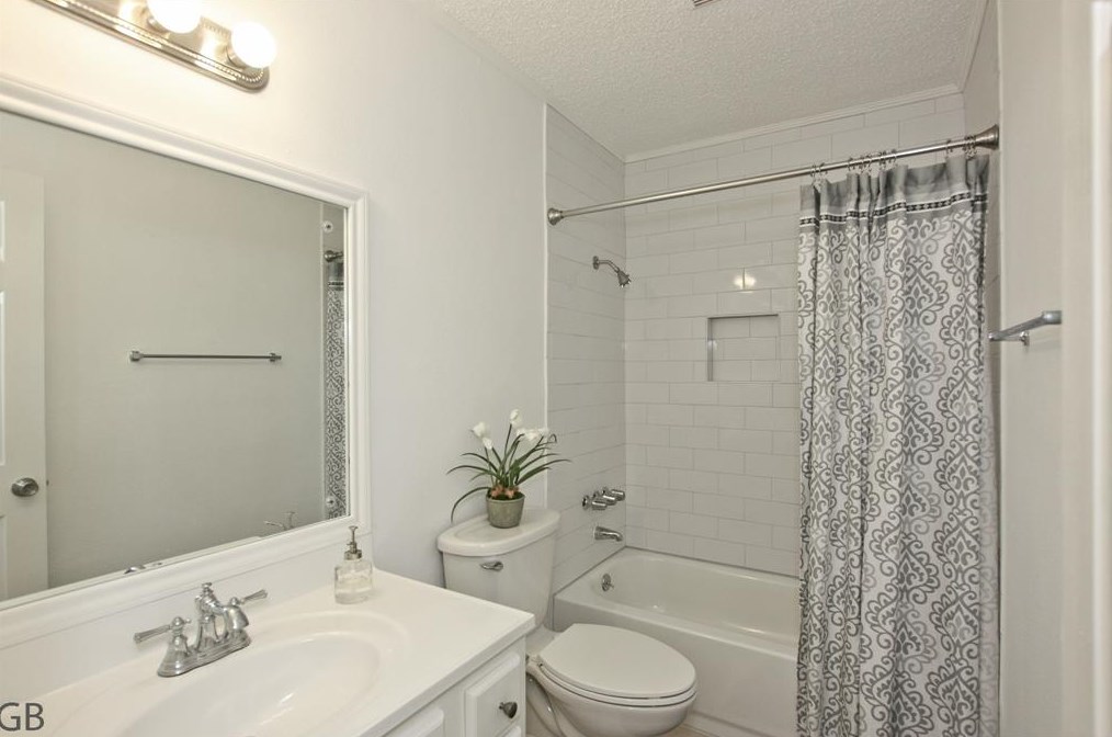 3142 Mosby Dr, Sugar Land TX  77479-1615 exterior