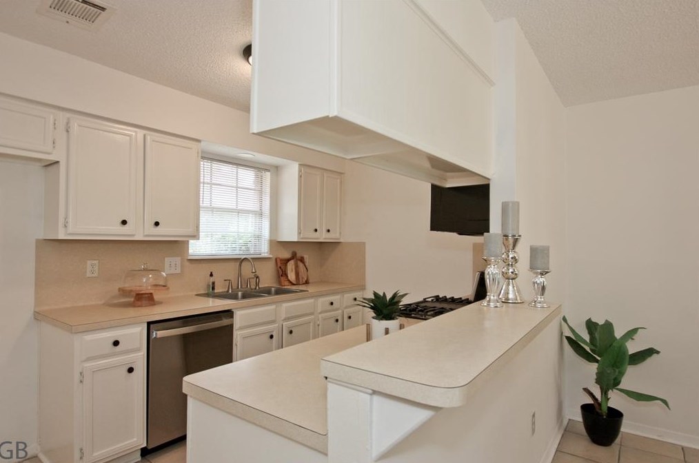 3142 Mosby Dr, Sugar Land TX  77479-1615 exterior