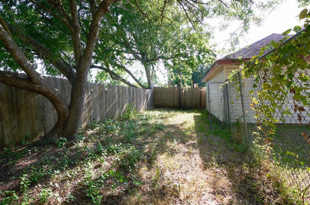 7823 Secretariat Ln, Houston TX  77071-3013 exterior