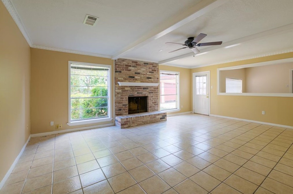 7823 Secretariat Ln, Houston, TX 77071-3013