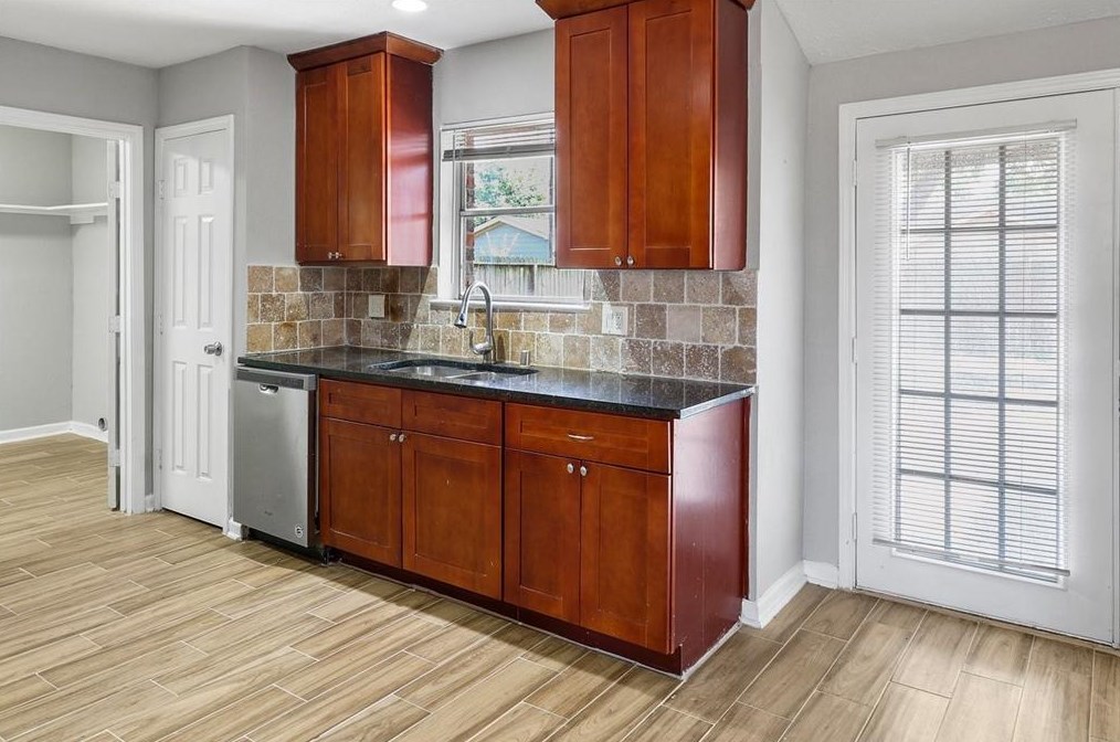 11035 Sagehill Dr, Houston TX  77089-3934 exterior