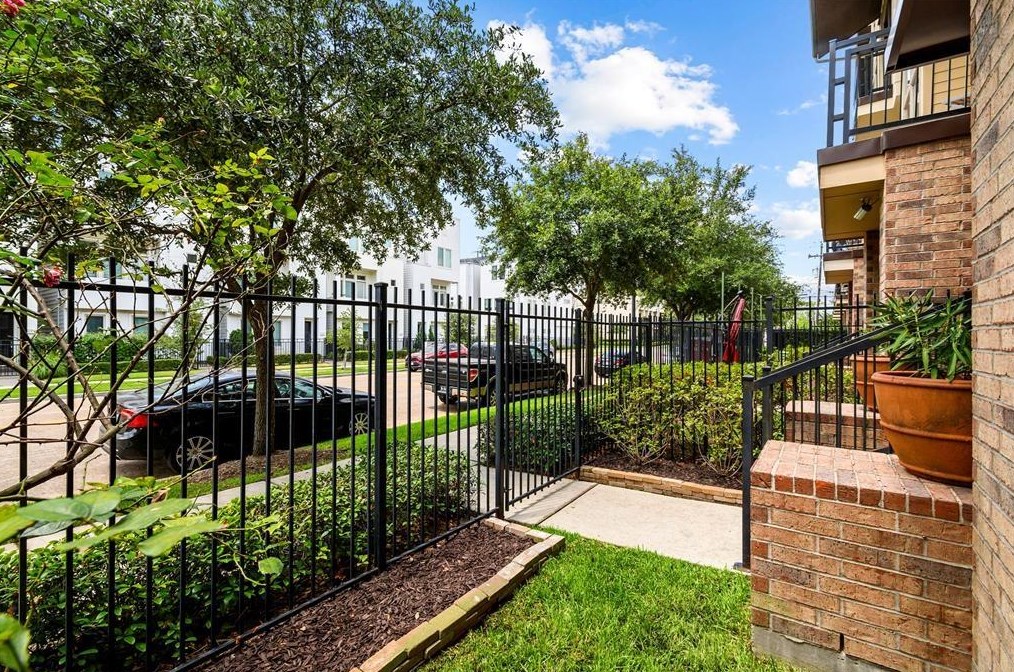 1329 Delano St, Houston TX  77003-4524 exterior