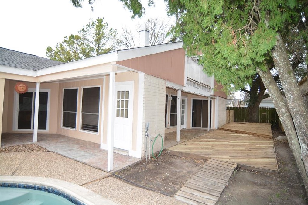 7010 Camino Verde Dr, Houston TX  77083-2314 exterior