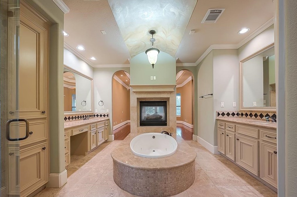 14302 Heidi Oaks Ln, Humble TX 77396-3498 exterior