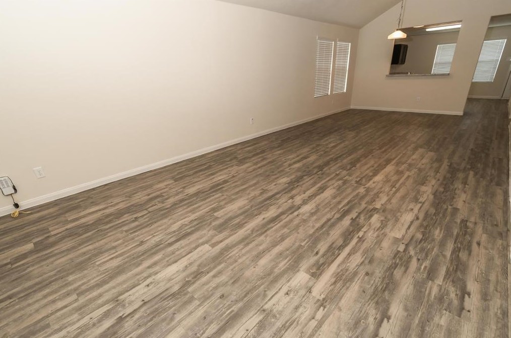 202 Rodeo Dr, Manvel, TX 77578